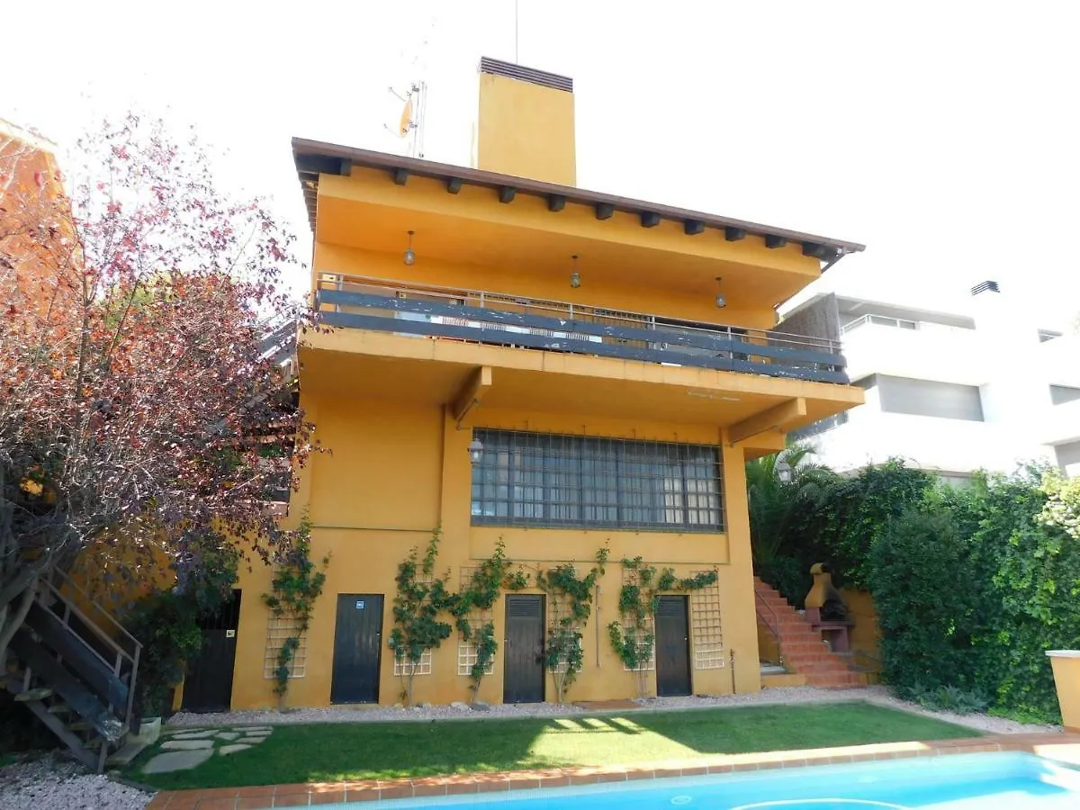 Holiday Home Passeig De Can Sole 卡斯特尔德费尔斯