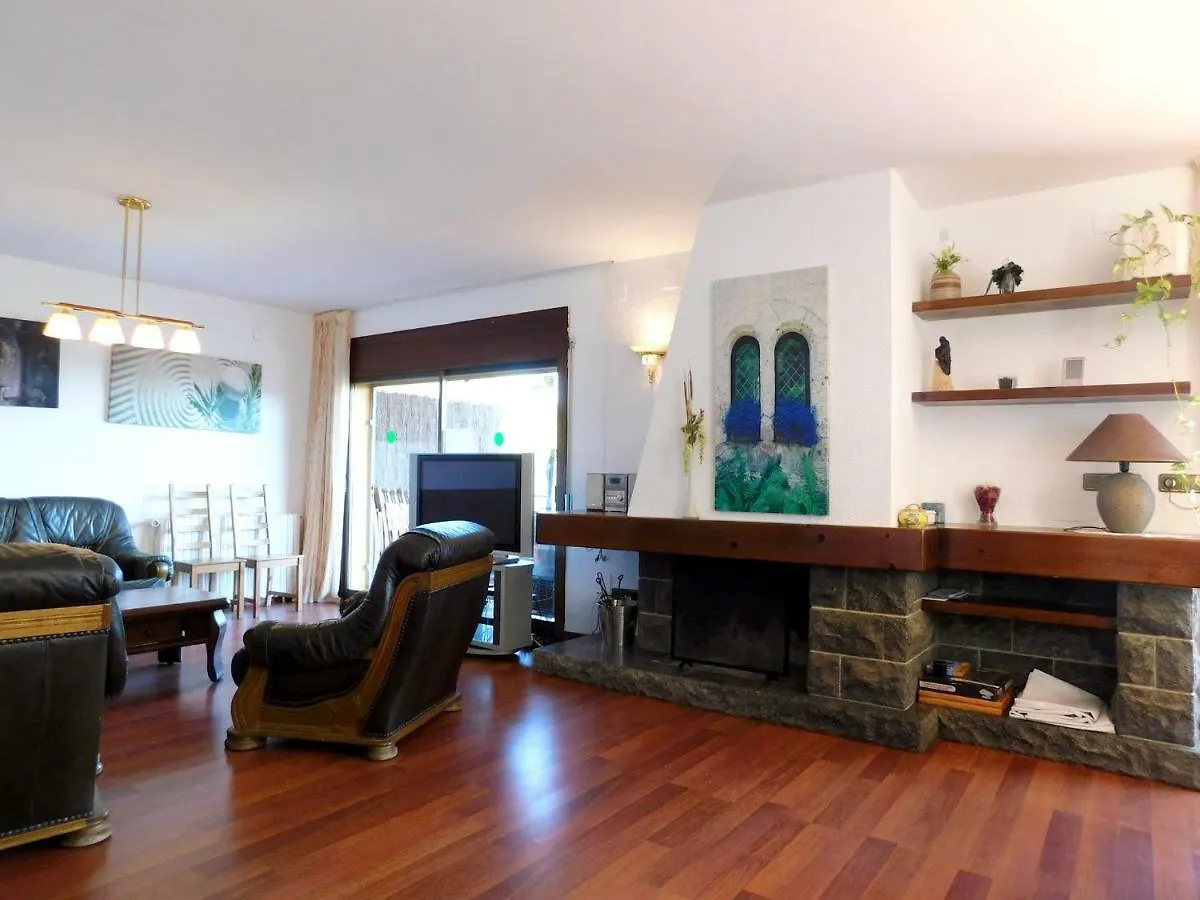 Holiday Home Passeig De Can Sole カステルデフェルス